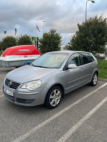 Volkswagen Polo 2 of 5