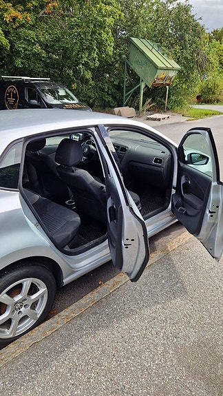 Volkswagen Polo 2 of 10