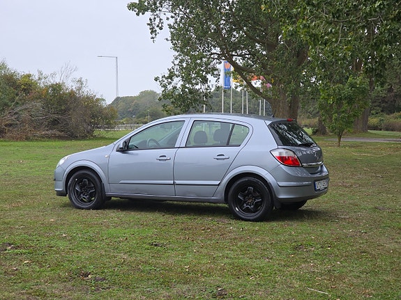 Opel Astra 13 of 22