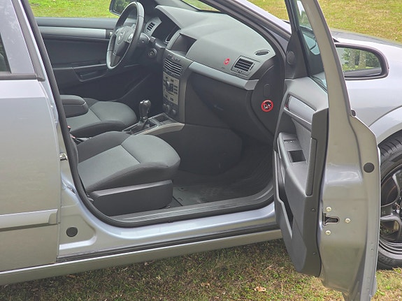 Opel Astra 21 of 22