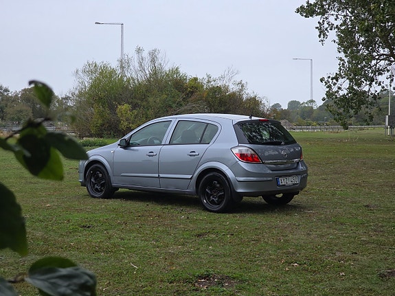 Opel Astra 12 of 22