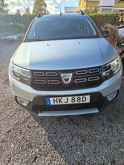 Dacia Sandero Stepway 2 of 3