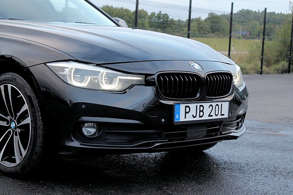 BMW 320d 5 of 30