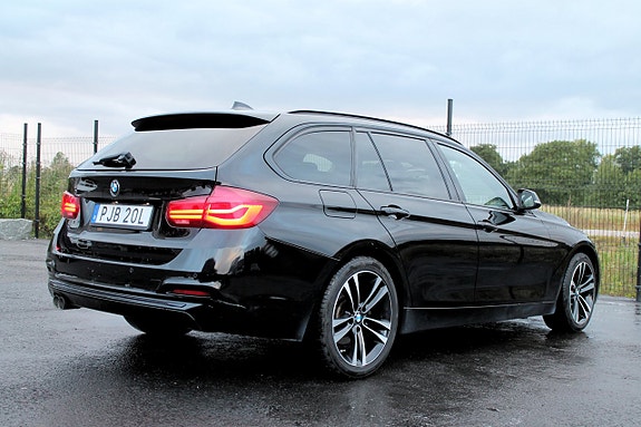 BMW 320d 23 of 30