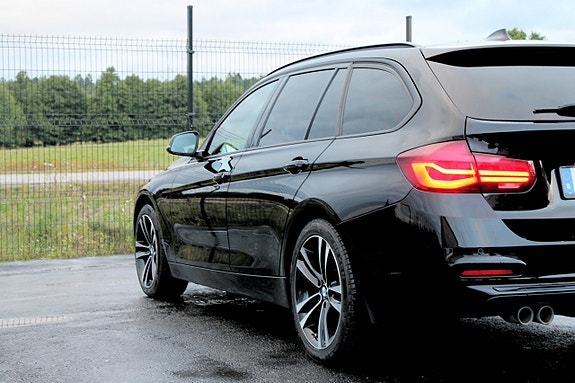 BMW 320d 16 of 30