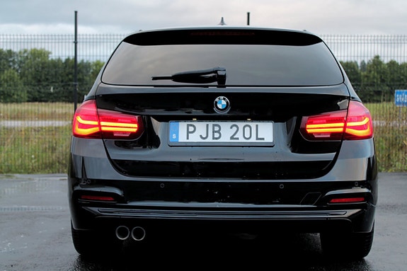 BMW 320d 14 of 30