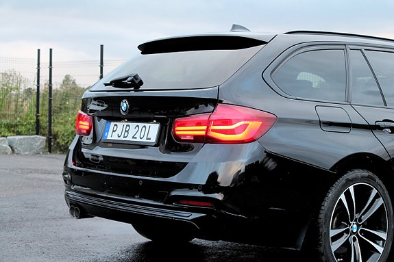 BMW 320d 24 of 30