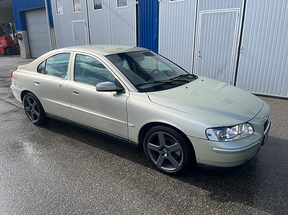 Volvo S60 2 of 13