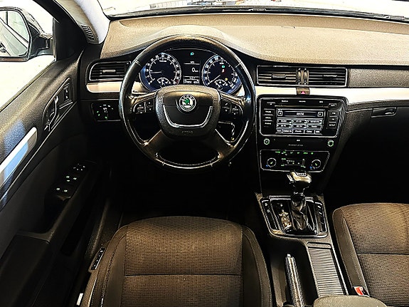 Skoda Superb 5 of 12