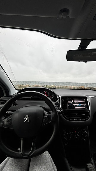 Peugeot 208 7 of 10