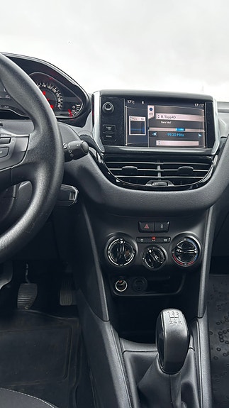 Peugeot 208 9 of 10