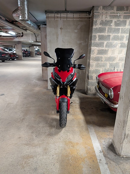 BMW F 900 XR 3 of 8
