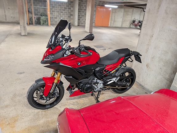 BMW F 900 XR 2 of 8