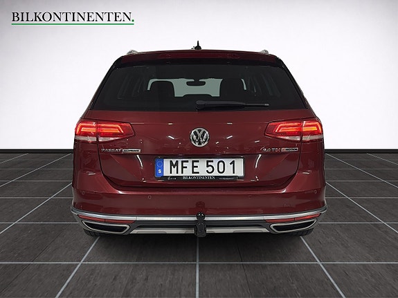Volkswagen Passat Alltrack 8 of 15