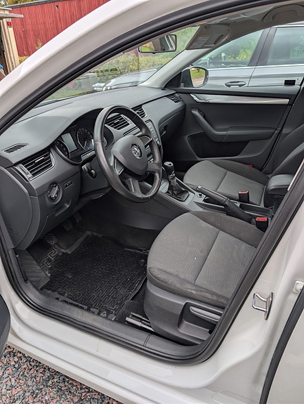 Skoda Octavia 5 of 8