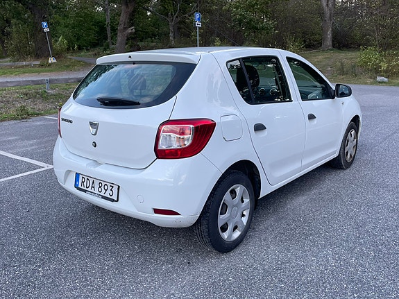 Dacia Sandero 3 of 12