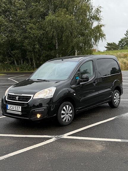 Peugeot Partner 2 of 8