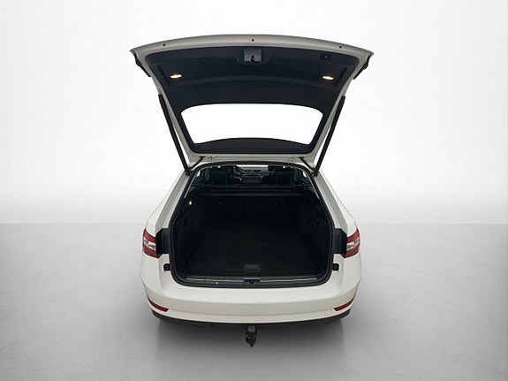 Skoda Superb 9 of 30