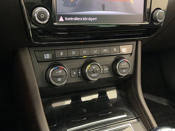 Skoda Superb 24 of 30
