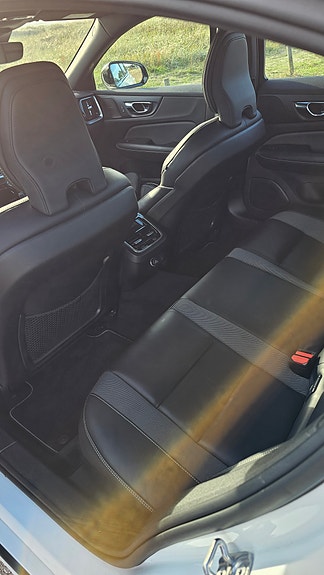 Volvo S60 7 of 9