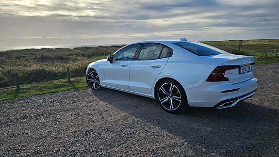 Volvo S60 2 of 9