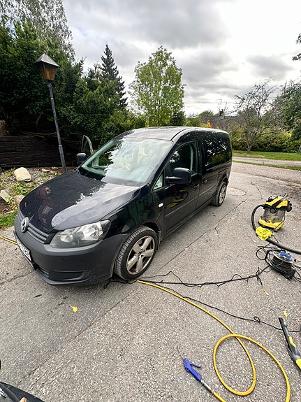 Volkswagen Caddy Maxi 2 of 5