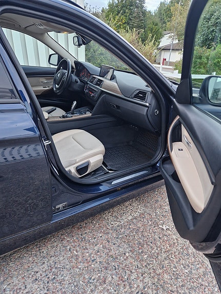 BMW 328i 9 of 16