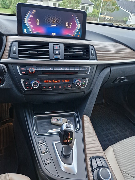 BMW 328i 11 of 16