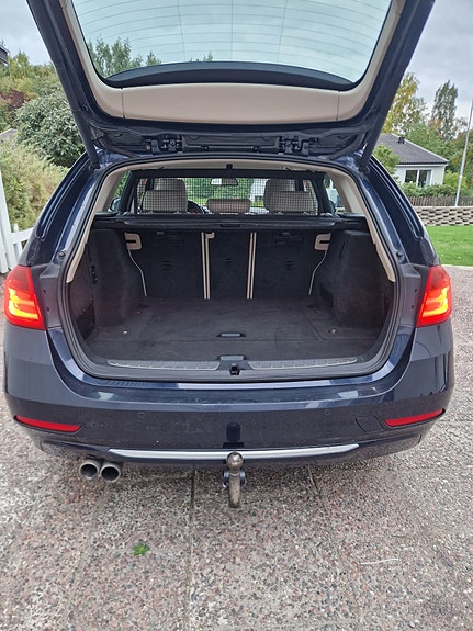 BMW 328i 12 of 16