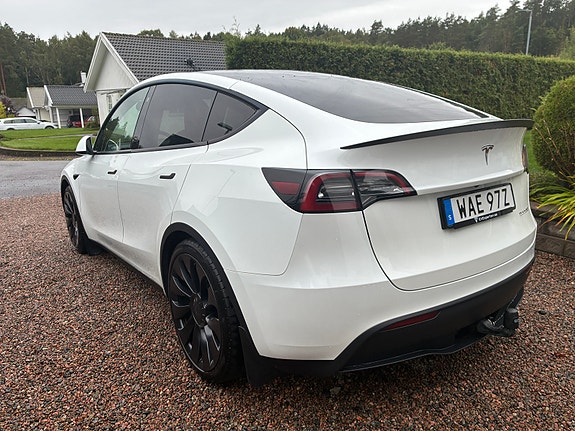 Tesla Model Y 2 of 8