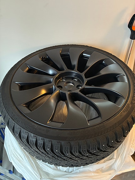 Tesla Model Y 8 of 8