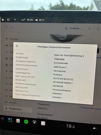 Tesla Model Y 7 of 8