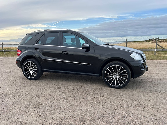 Mercedes-Benz ML320 8 of 19