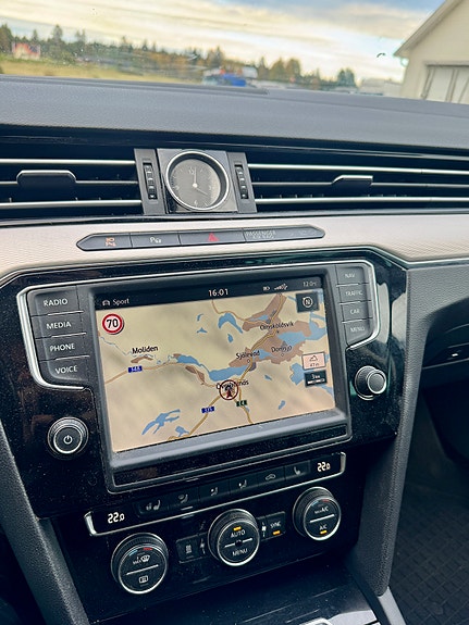 Volkswagen Passat Alltrack 14 of 15