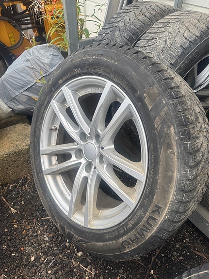 Volkswagen Passat Alltrack 2 of 15
