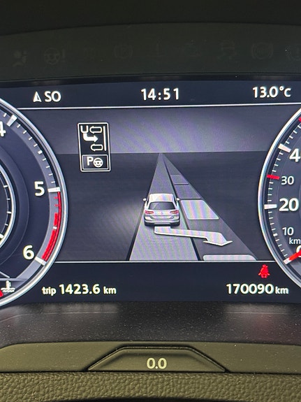 Volkswagen Passat Alltrack 10 of 15