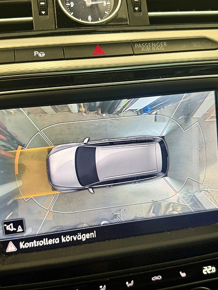 Volkswagen Passat Alltrack 9 of 15