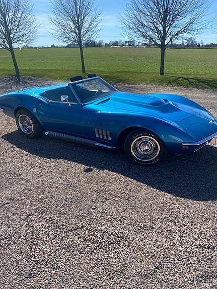 Chevrolet Corvette 9 of 9