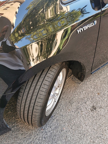 Toyota Prius+ 4 of 6