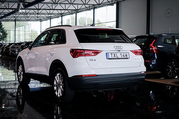Audi Q3 6 of 27