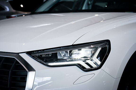 Audi Q3 4 of 27
