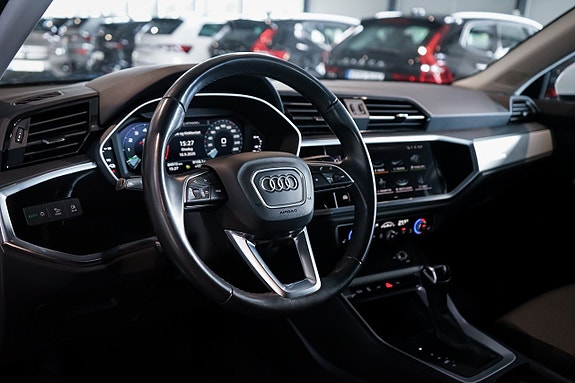 Audi Q3 11 of 27