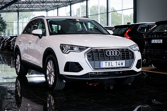 Audi Q3 3 of 27