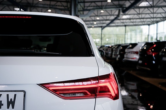 Audi Q3 9 of 27
