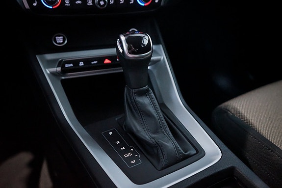 Audi Q3 20 of 27