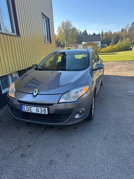 Renault Megane III 6 of 9