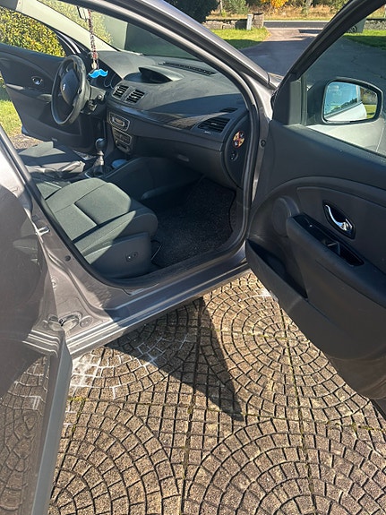 Renault Megane III 3 of 9