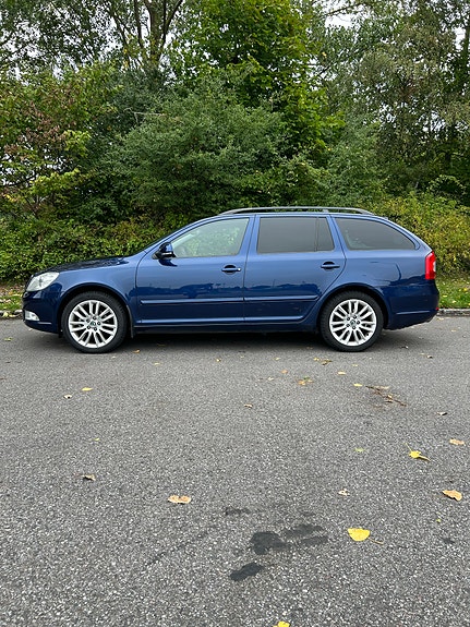 Skoda Octavia 2 of 11