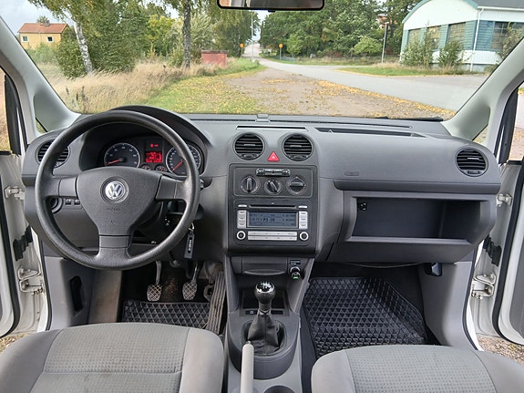 Volkswagen Caddy 6 of 11