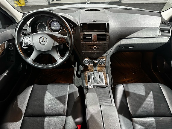 Mercedes-Benz C180 5 of 14
